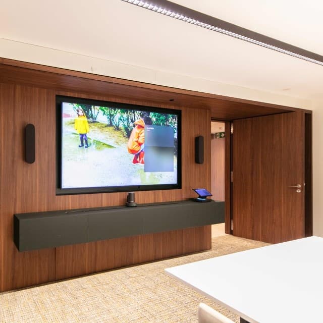 Lorenzo walnut brown in renovation of The Marnix